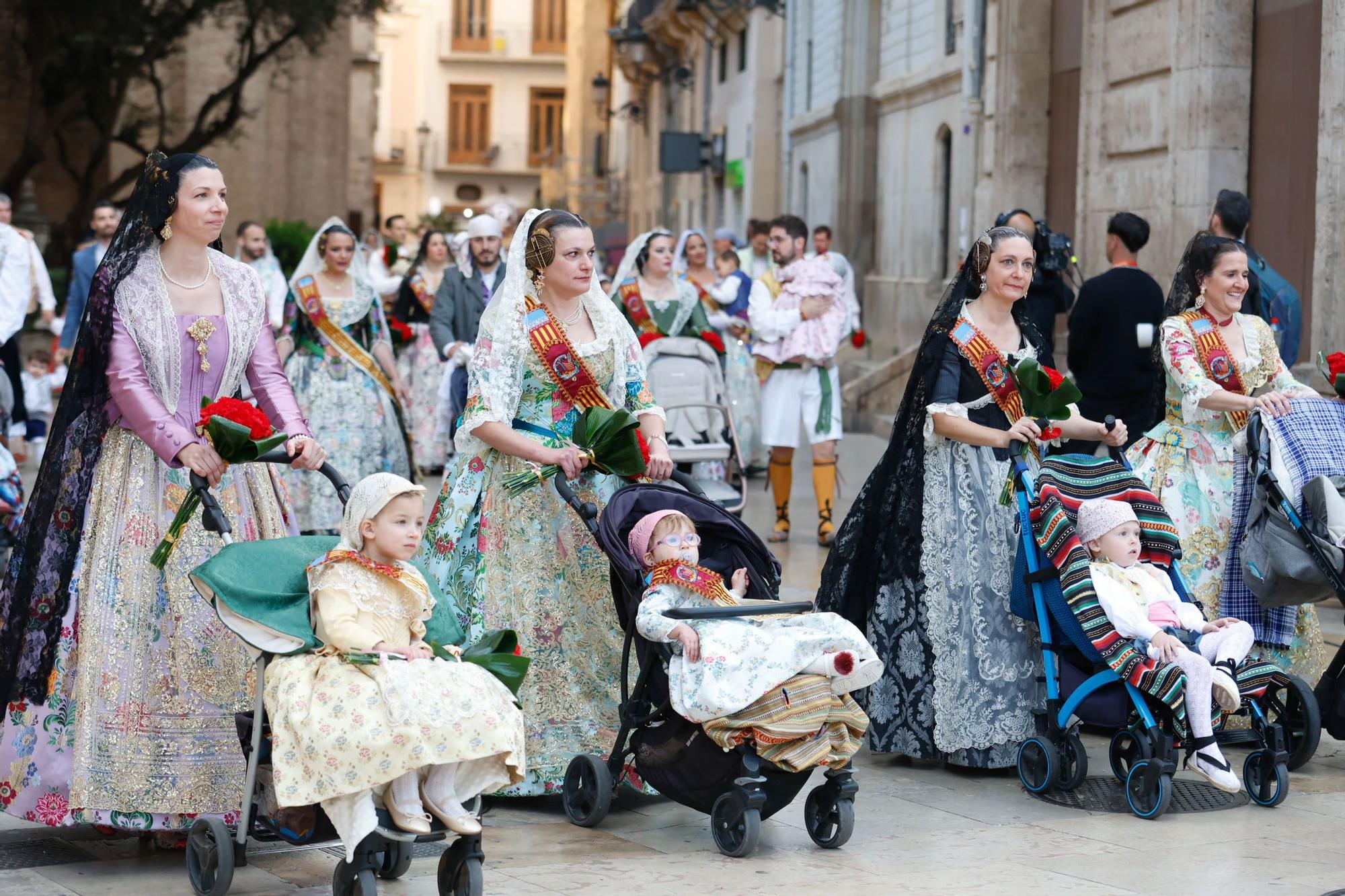 Búscate en el primer día de la Ofrenda en la calle San Vicente entre las 18:00 y las 19:00