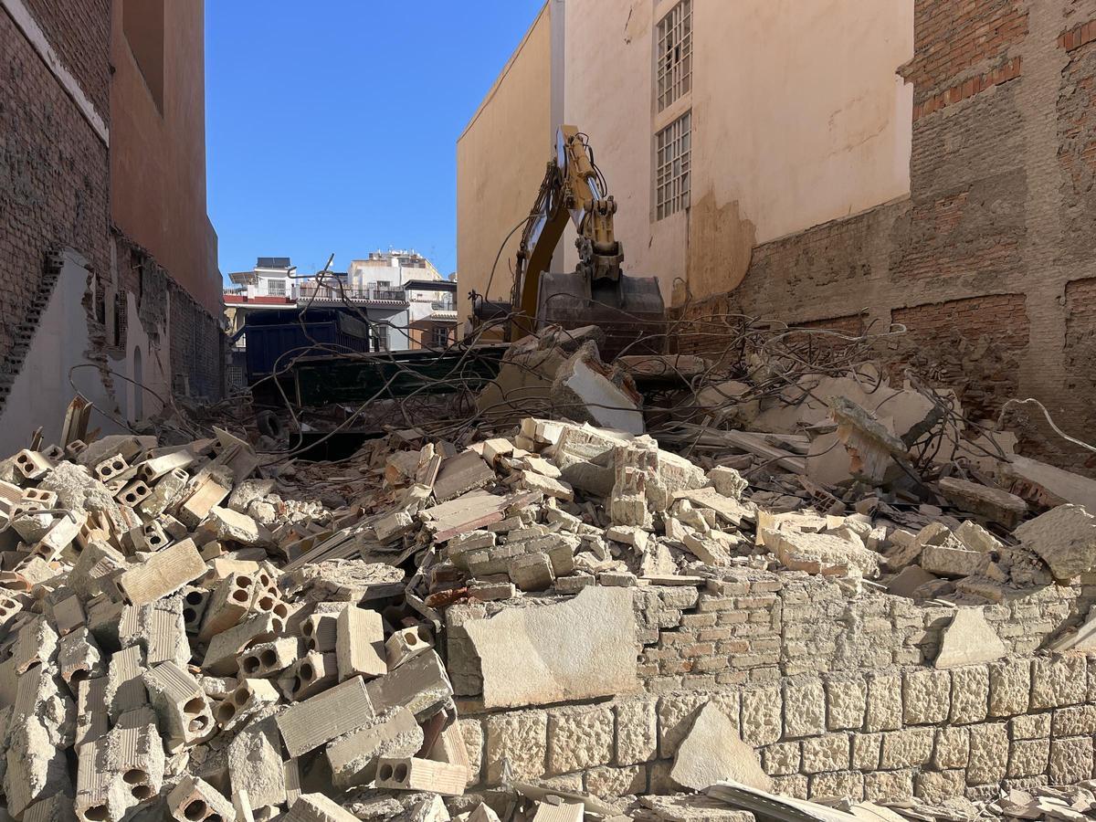 Demolición en Martínez Maldonado para construir viviendas.