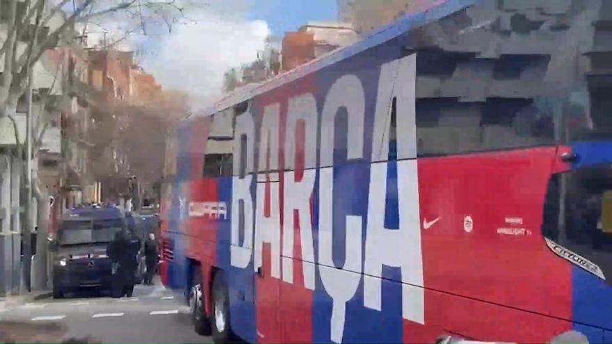 El FC Barcelona llega al Camp Nou poco rato antes del partido de Champions