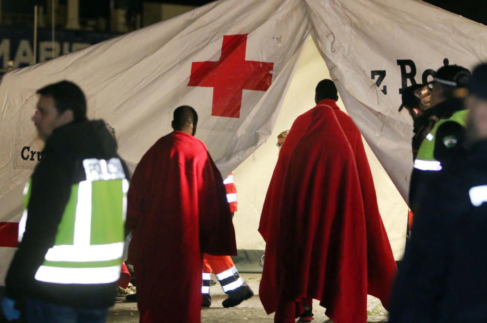 Rescatan una patera en Málaga con 24 ocupantes