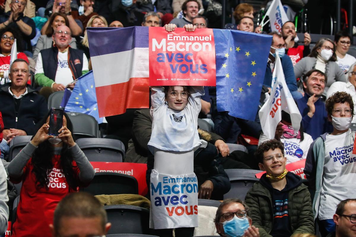 President Macron campaigns in Nanterre
