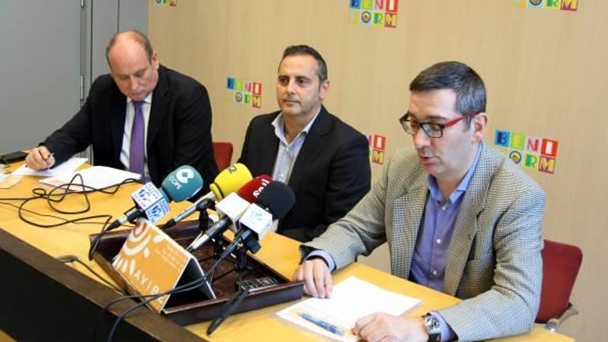 Presentación de la campaña contra las excursiones ilegales en Benidorm.