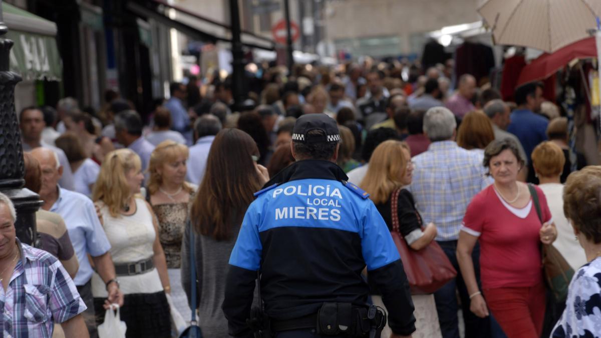 Agente de la Policía Local en Mieres.