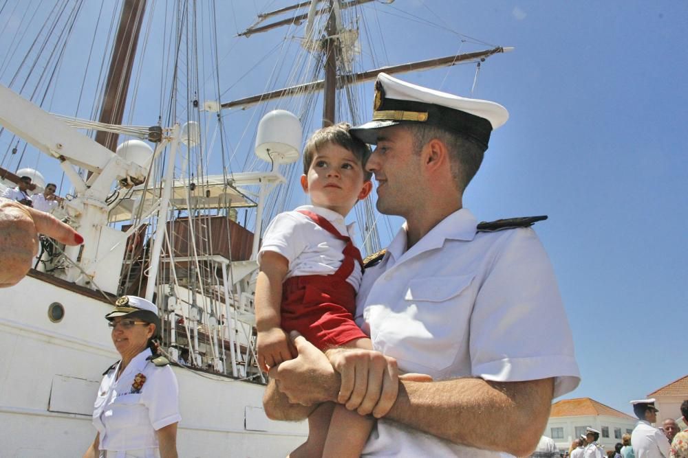 El "Juan Sebastián de Elcano" llega a casa