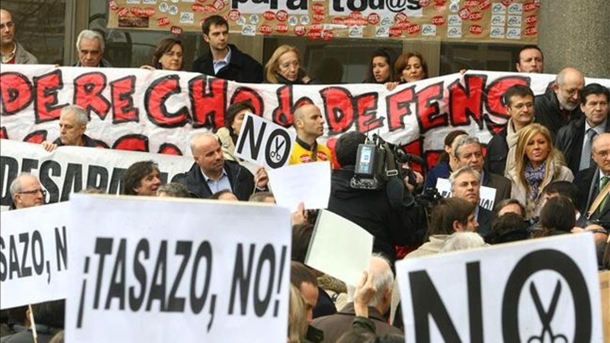 Concentración de funcionarios judiciales ante los juzgados de plaza Castilla en Madrid.