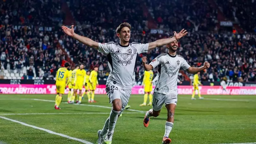 Pepe Sánchez anota el gol que da los tres puntos al Albacete en el encuentro contra el Cádiz CF