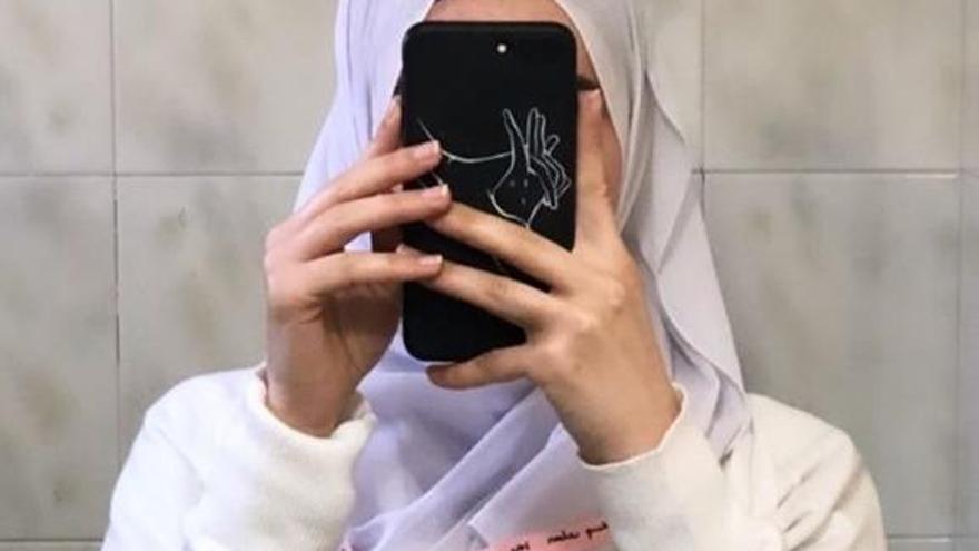 Imatge de l&#039;estudiant, amb el hijab