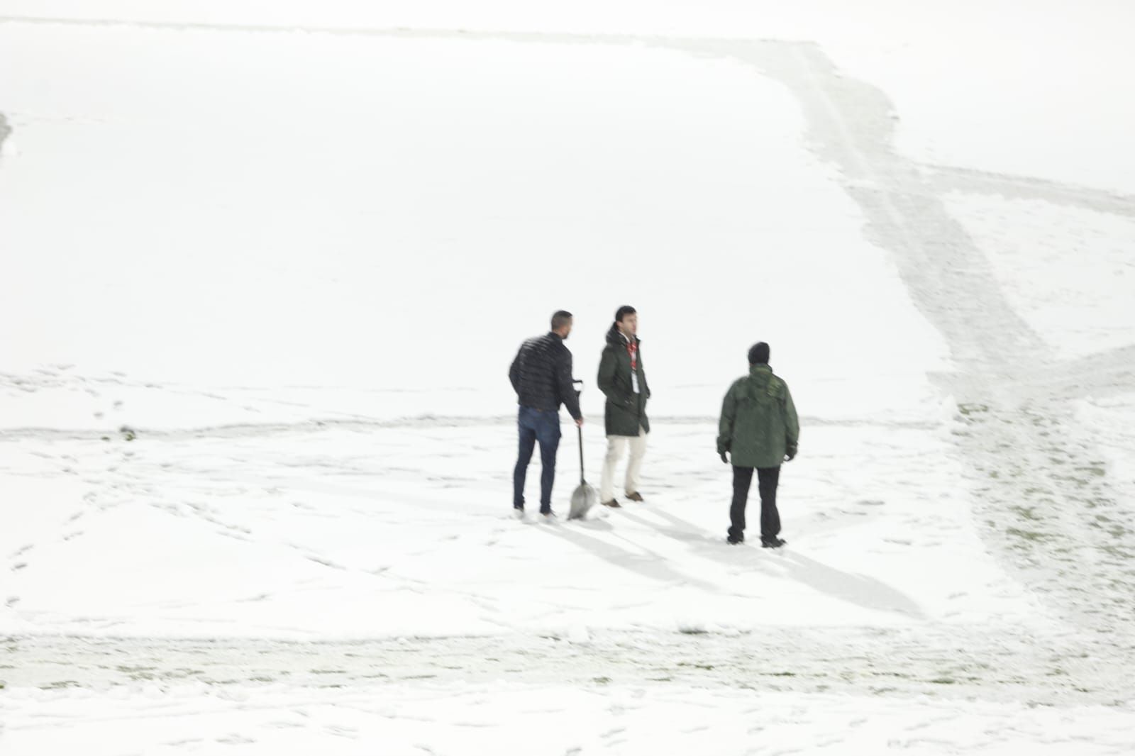 Real Zaragoza-Andorra, en imágenes: así está el estadio de La Romareda tras la nevada