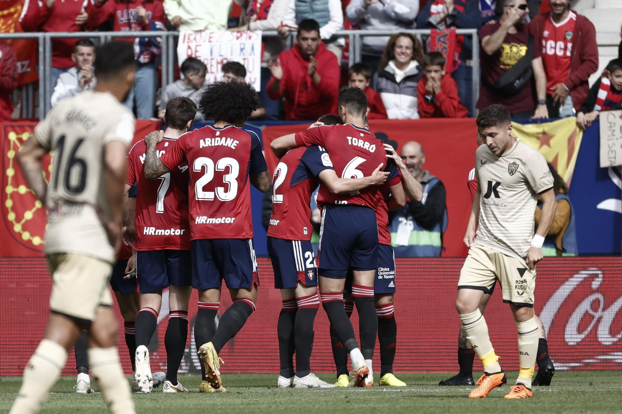 Osasuna golea en la segunda parte y convence ante el Almería (3-1)
