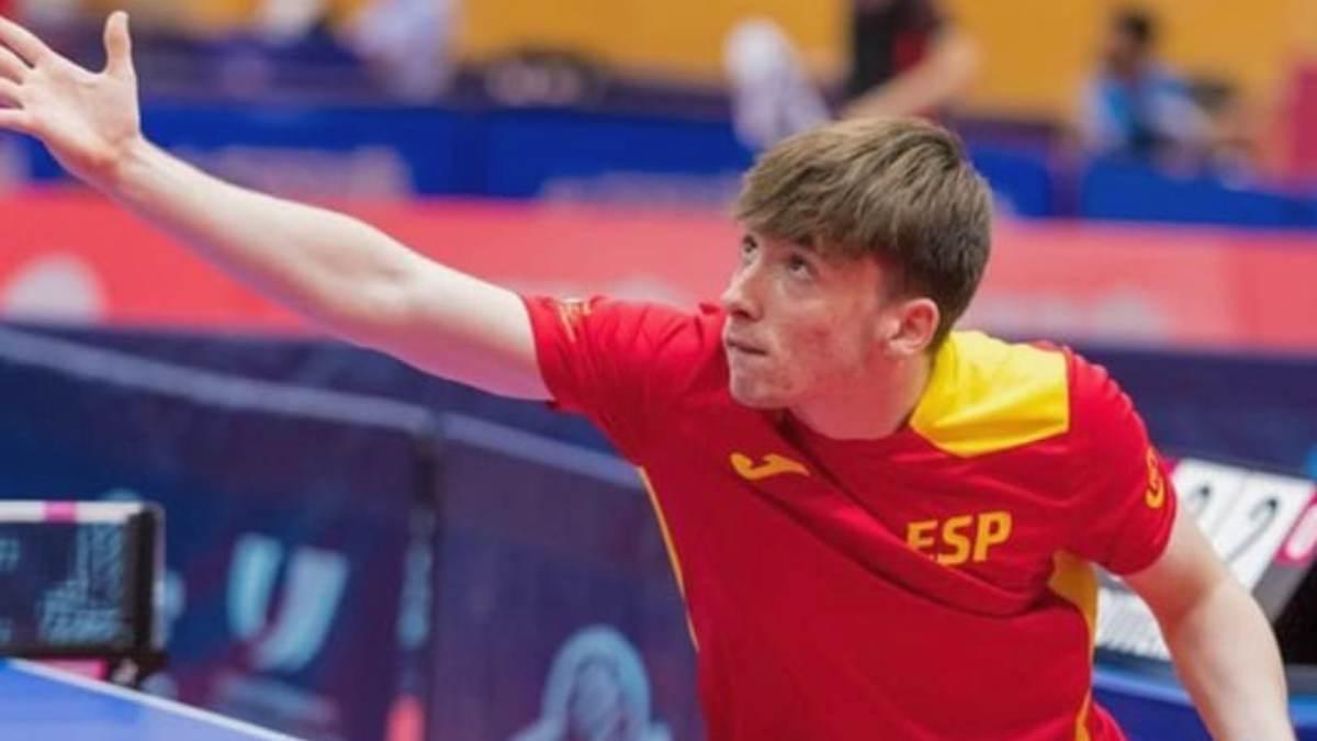 Guillot, durante un encuentro con la selección española.