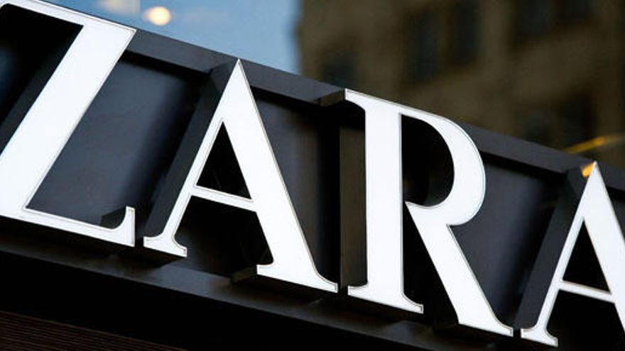 Imagen del logo de Zara en una de sus tiendas.