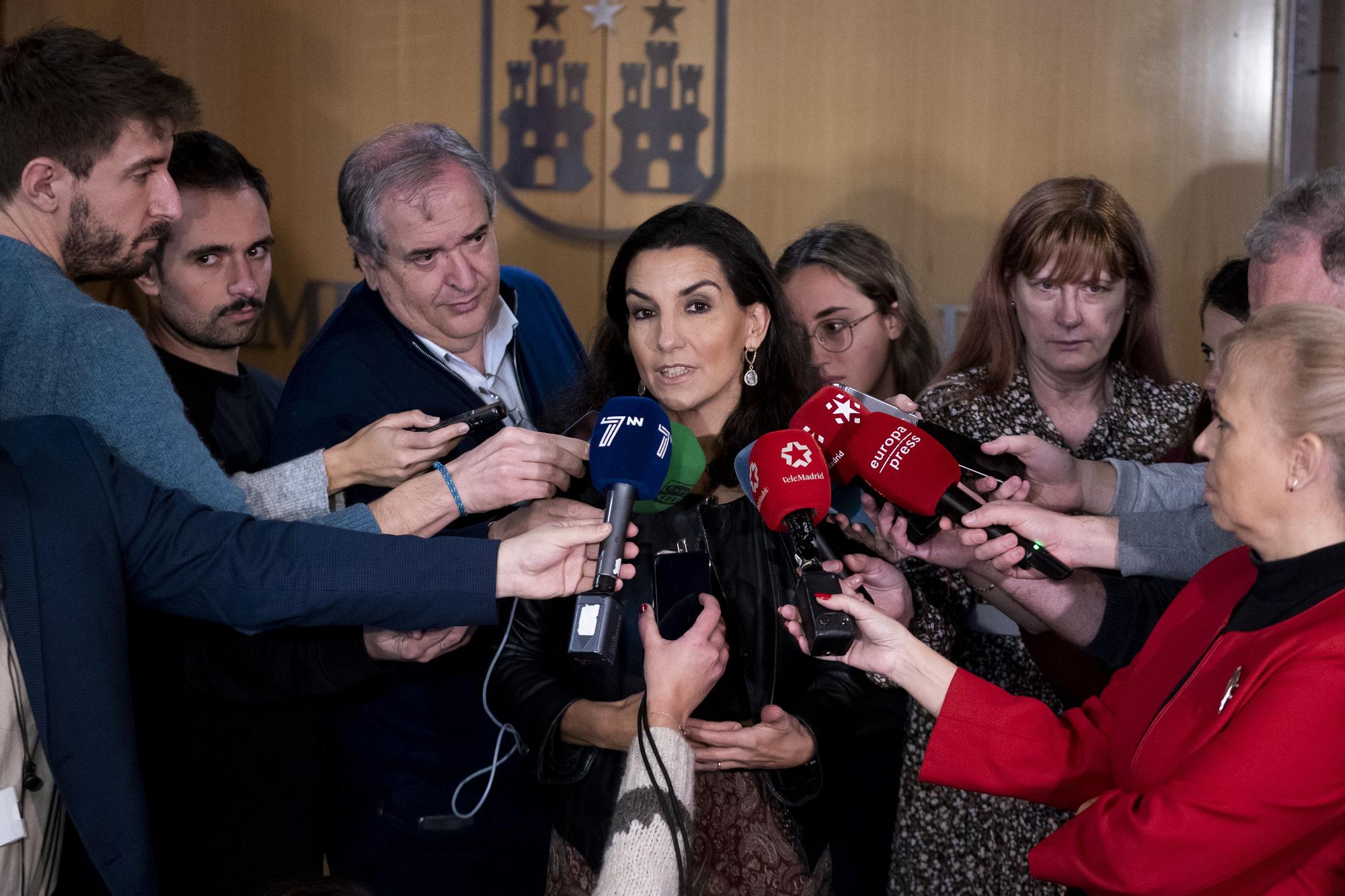 La portavoz de Vox en la Asamblea de Madrid, Rocío Monasterio, ofrece declaraciones a los medios de comunicación en la Asamblea de Madrid, a 16 de diciembre de 2022, en Madrid (España).