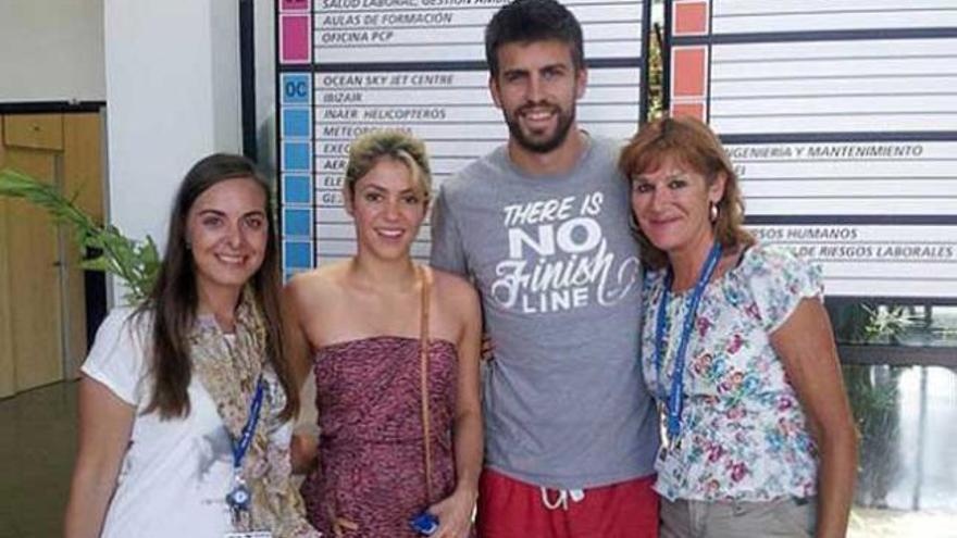 Shakira y Piqué, en el aeropuerto de Ibiza.