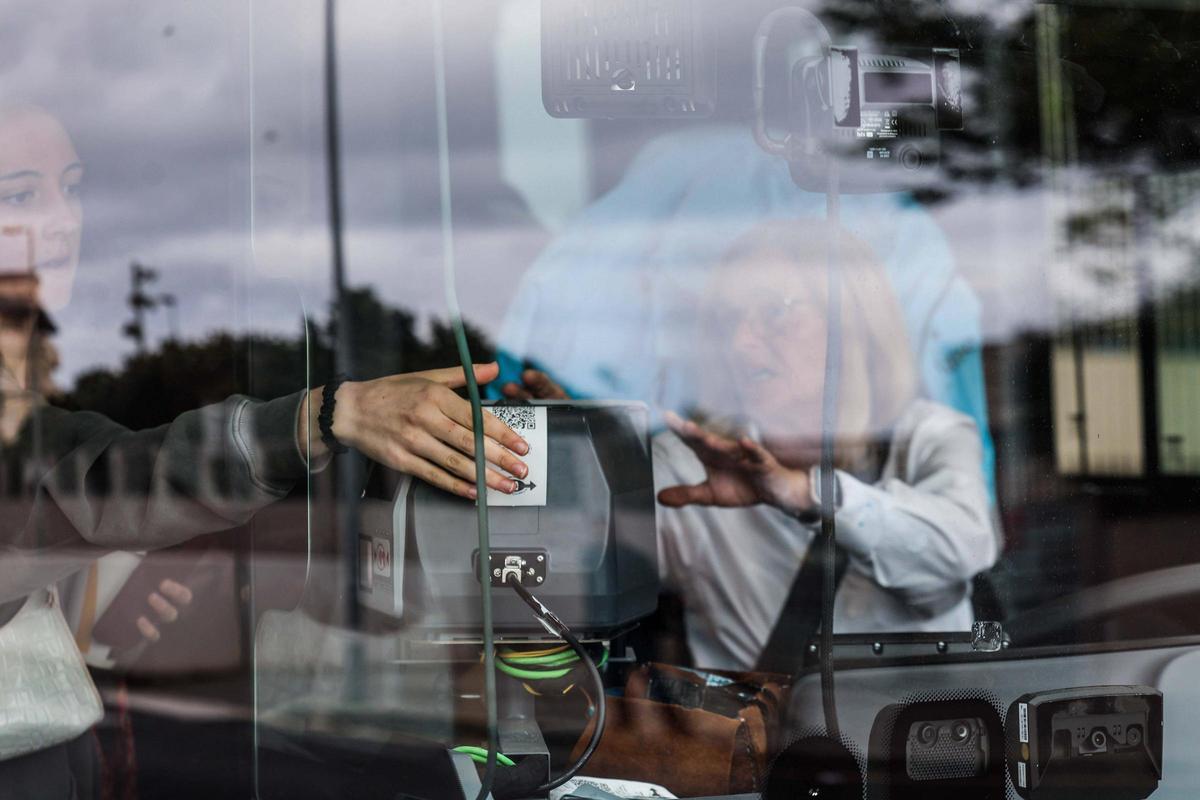 Imágenes del inicio de la nueva contrata de autobuses de Ibiza