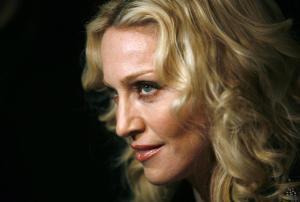 Madonna cancela su gira tras una infección bacteriana grave que le hizo ingresar en la UCI
