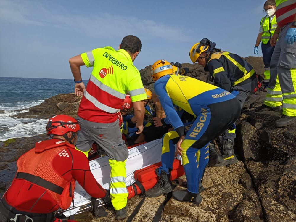 Evacuación de un hombre en Playa de Vargas