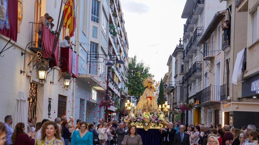 Cerca de 400 devotos se suman a los actos en honor a la Geperudeta en Gandia