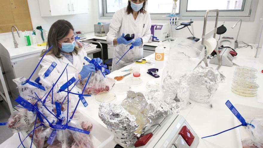 Laboratorio Regional de Salud Pública, donde se analizan las muestras de alimentos o agua recogidas.