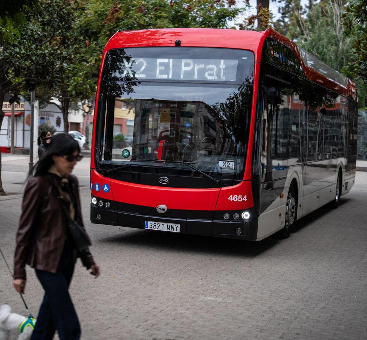 TMB estrena la X2, línia exprés que uneix el Prat i BCN