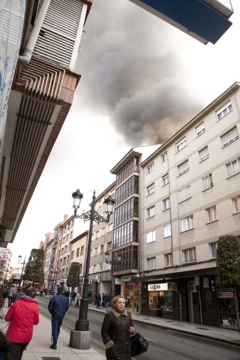 Incendio en un local de Oviedo