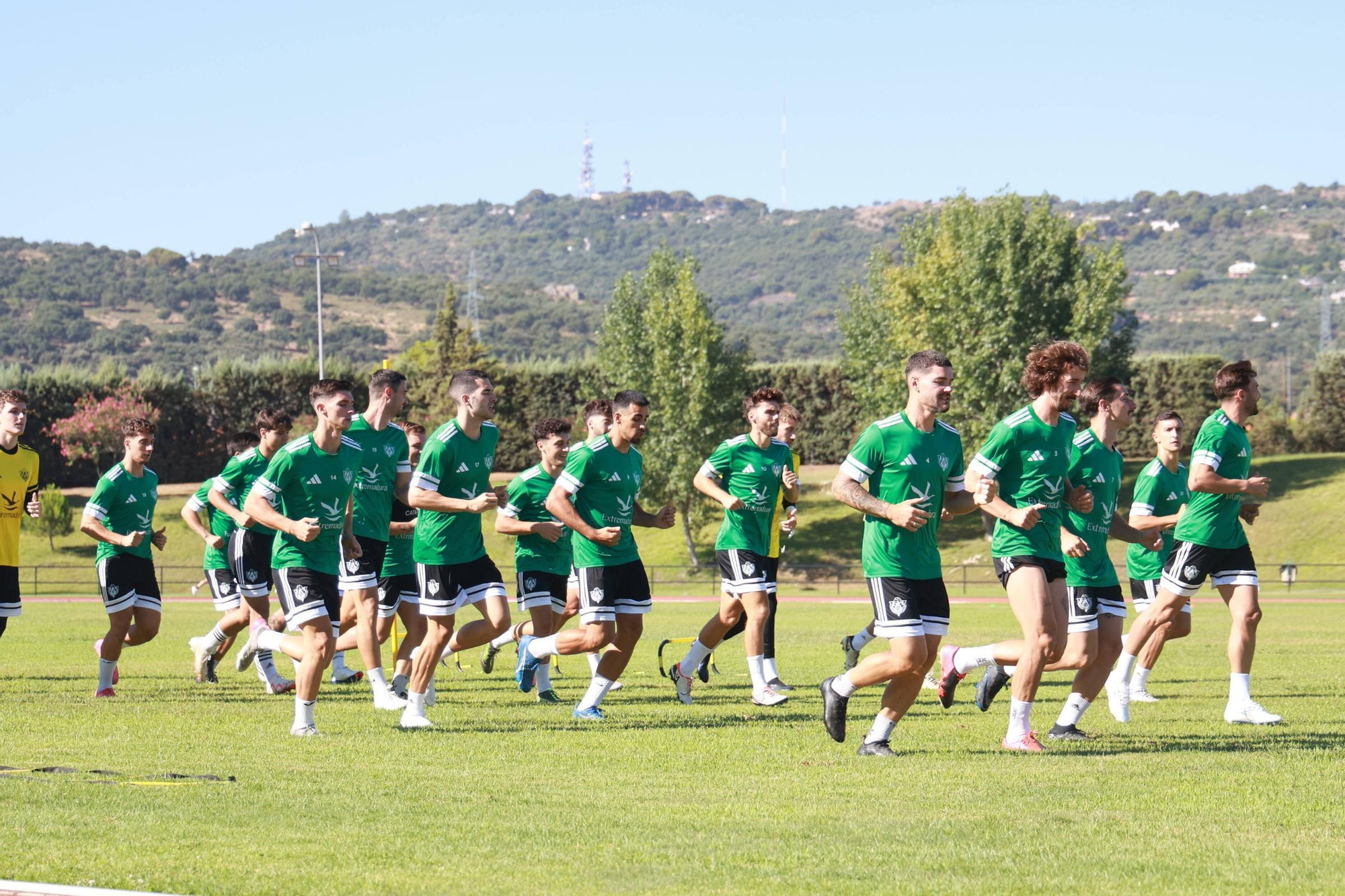 Primer entrenamiento del Cacereño 2025-2026