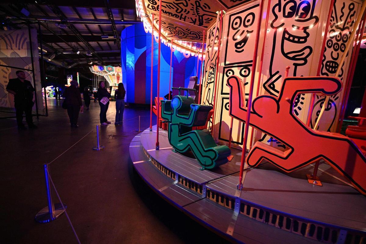 Luna Luna el parque de atraciones en los Ángeles con obras de Haring y Dalí, entre otros