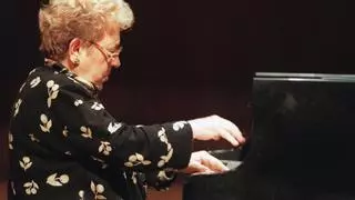 El centenario Alicia de Larrocha celebra el legado de la excelsa pianista