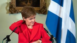 La ministra principal de Escocia, Nicola Sturgeon, en la rueda de prensa en la que anunció su intención de dimitir.