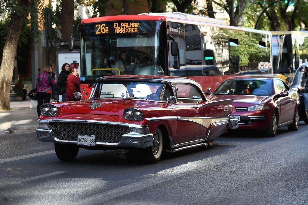 Murcia se echa a las calles durante el tardeo de Nochebuena