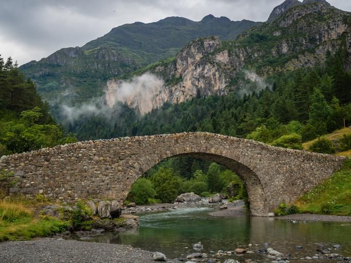 Antiguo puente de Bujaruelo, cerca de Torla.
