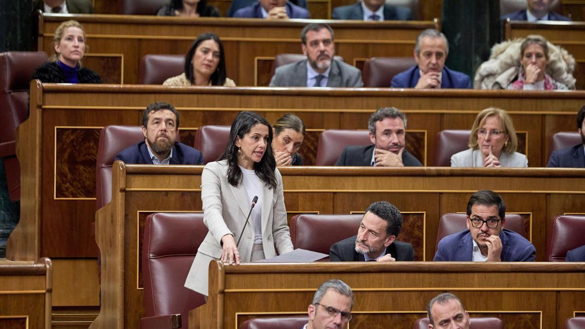 La presidenta de Ciudadanos, Inés Arrimadas, en una sesión plenaria, en el Congreso de los Diputados, a 15 de diciembre de 2022, en Madrid (España).