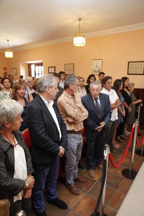 Cientos de personas despiden a Gustavo Bueno en su ciudad natal, Santo Domingo de la Calzada, en La Rioja