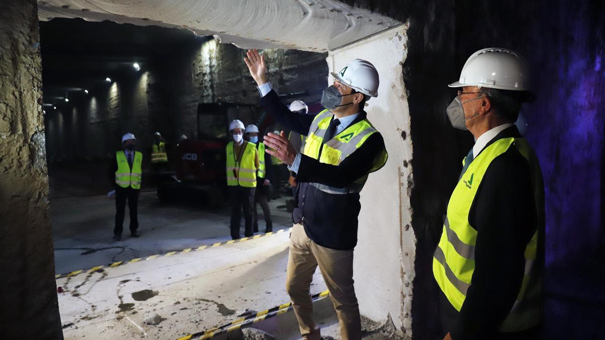 Juanma Moreno y Francisco de la Torre, en el acto de cale de los dos túneles de la línea 1 del metro de Málaga.
