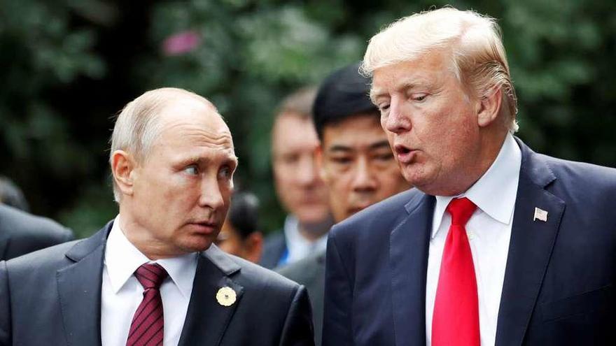 Putin y Trump, en la cumbre de la APEC en Danang (Vietnam) en noviembre de 2017. // Reuters
