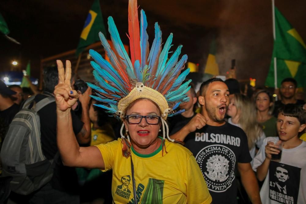 Los seguidores de Bolsonaro celebran su victoria