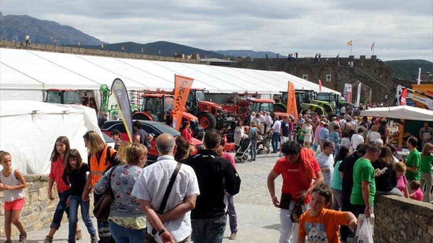 La Expoferia de Sobrarbe recibe 10.000 visitantes esta edición