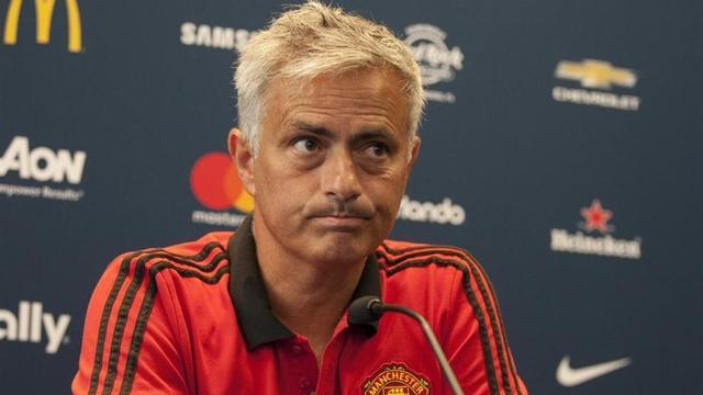 Mourinho tira con bala contra la política de fichajes del City