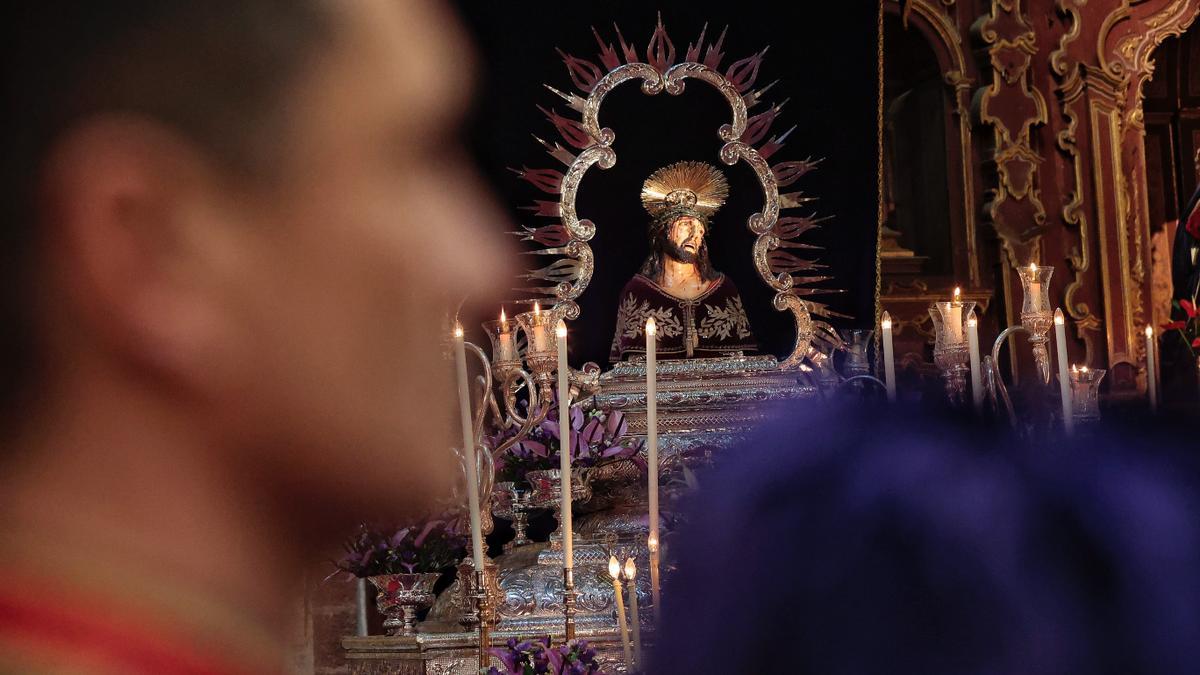 Procesión del Señor de Tribulaciones por el barrio de El Toscal