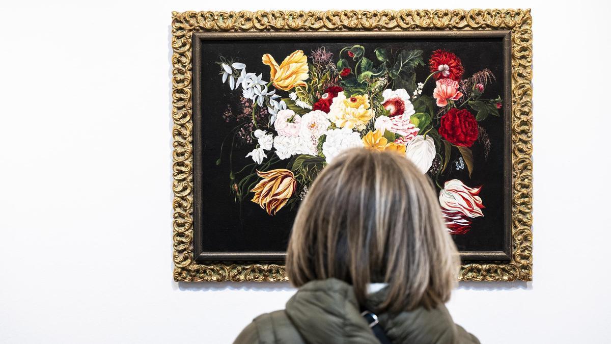 Esmeralda de Burnay muestra sus ‘Pinturas florales’ en Cáceres