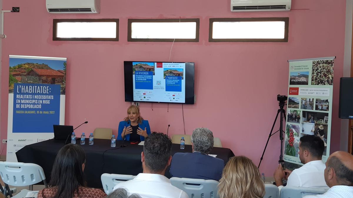 La directora general de la Agenda Antidespoblament, en la jornada celebrada en Fageca.