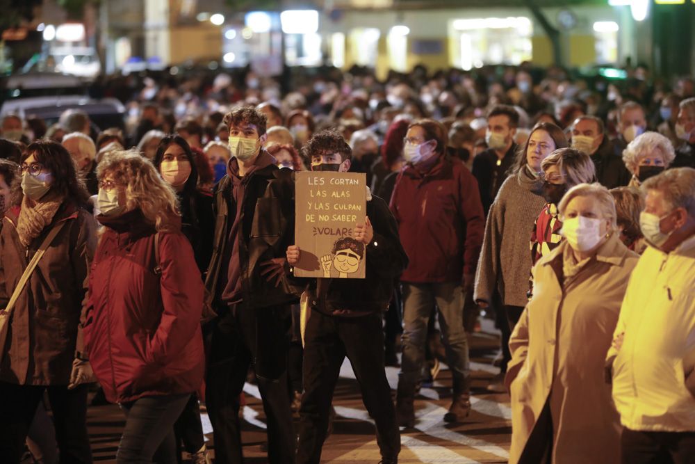 Manifestación en las calles del Port de Sagunt, el 25N contra la violencia machista.