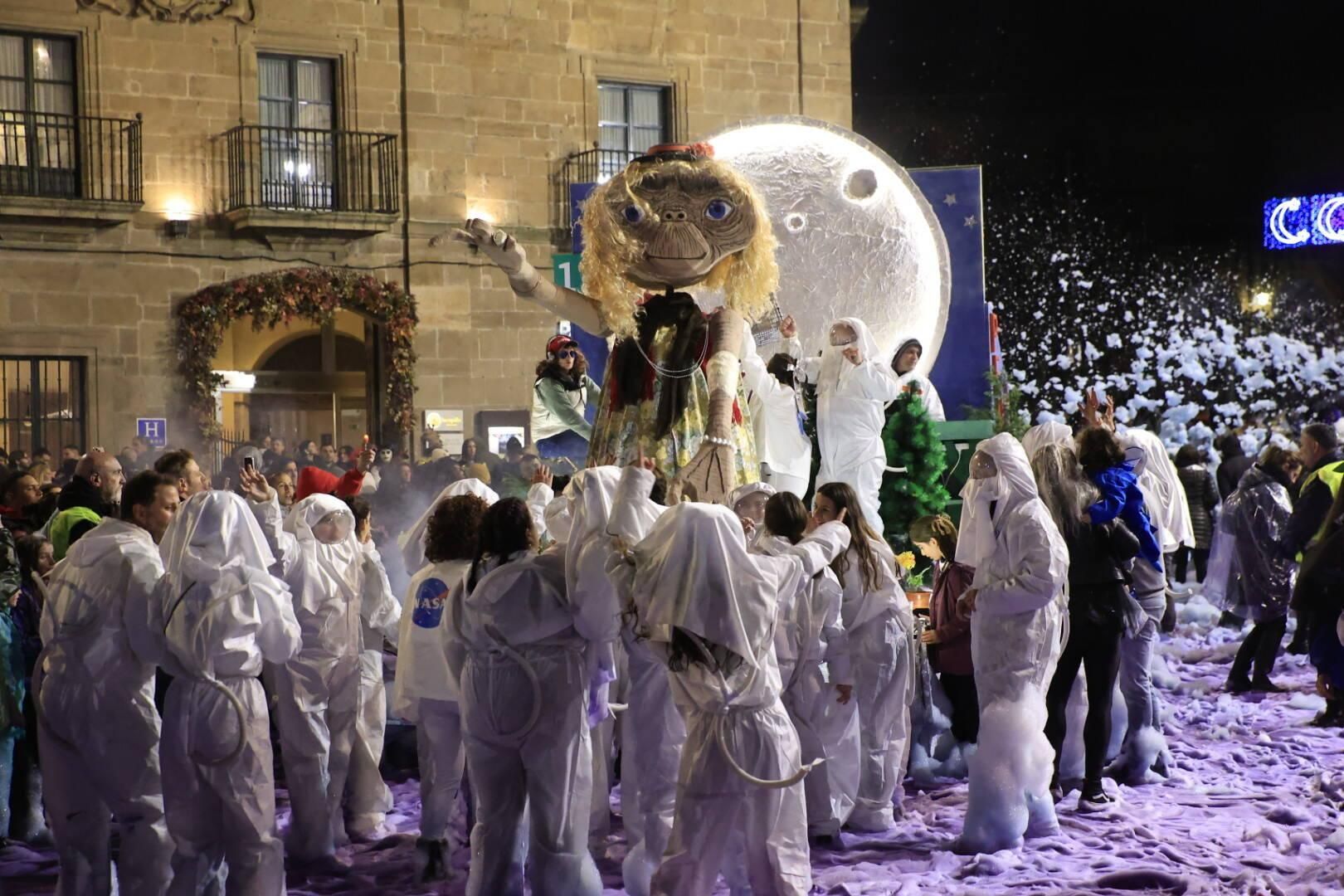 EN IMÁGENES: Así fue el espectacular 37.º Descenso de Galiana en el Antroxu de Avilés
