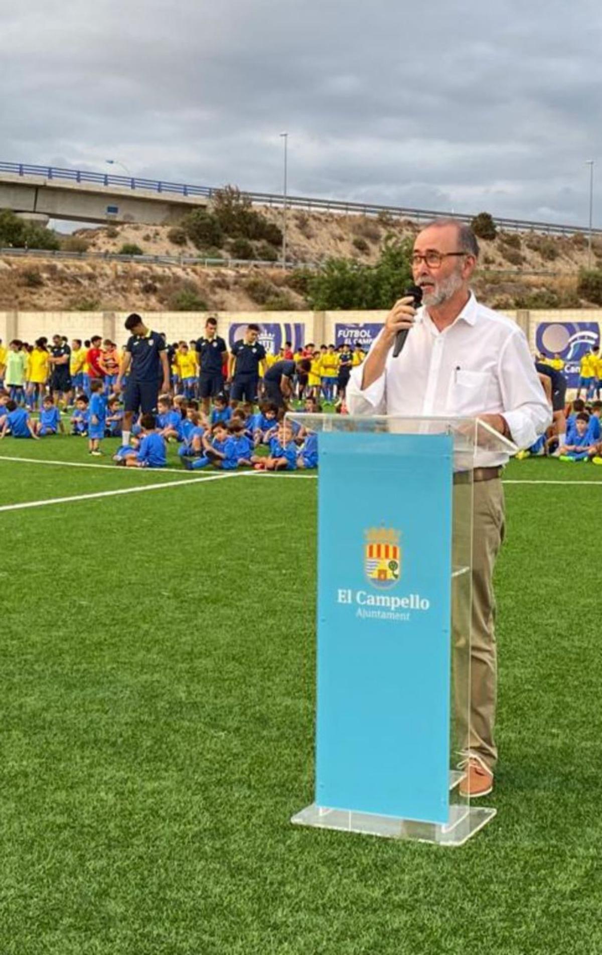 El CD El Campello presenta a su gran familia para la temporada 2022-2023