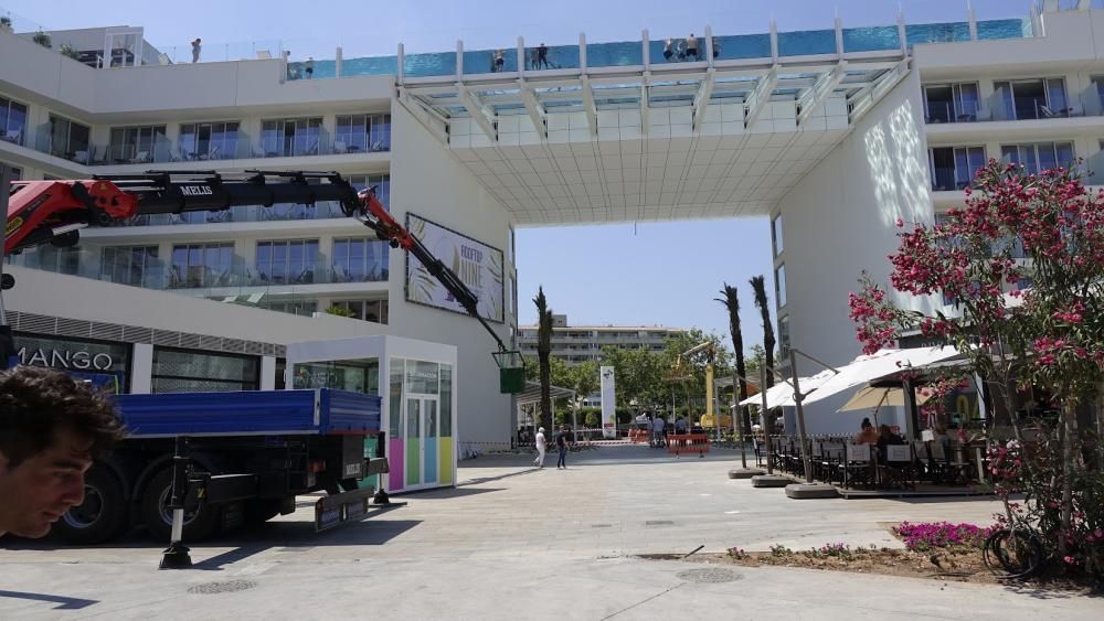 Clausuran una de las dos piscinas colgantes de Magaluf por fugas de agua