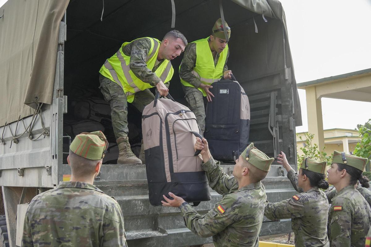 Preparativos del viaje entre legionarios que moverá el Ejército a Eslovaquia