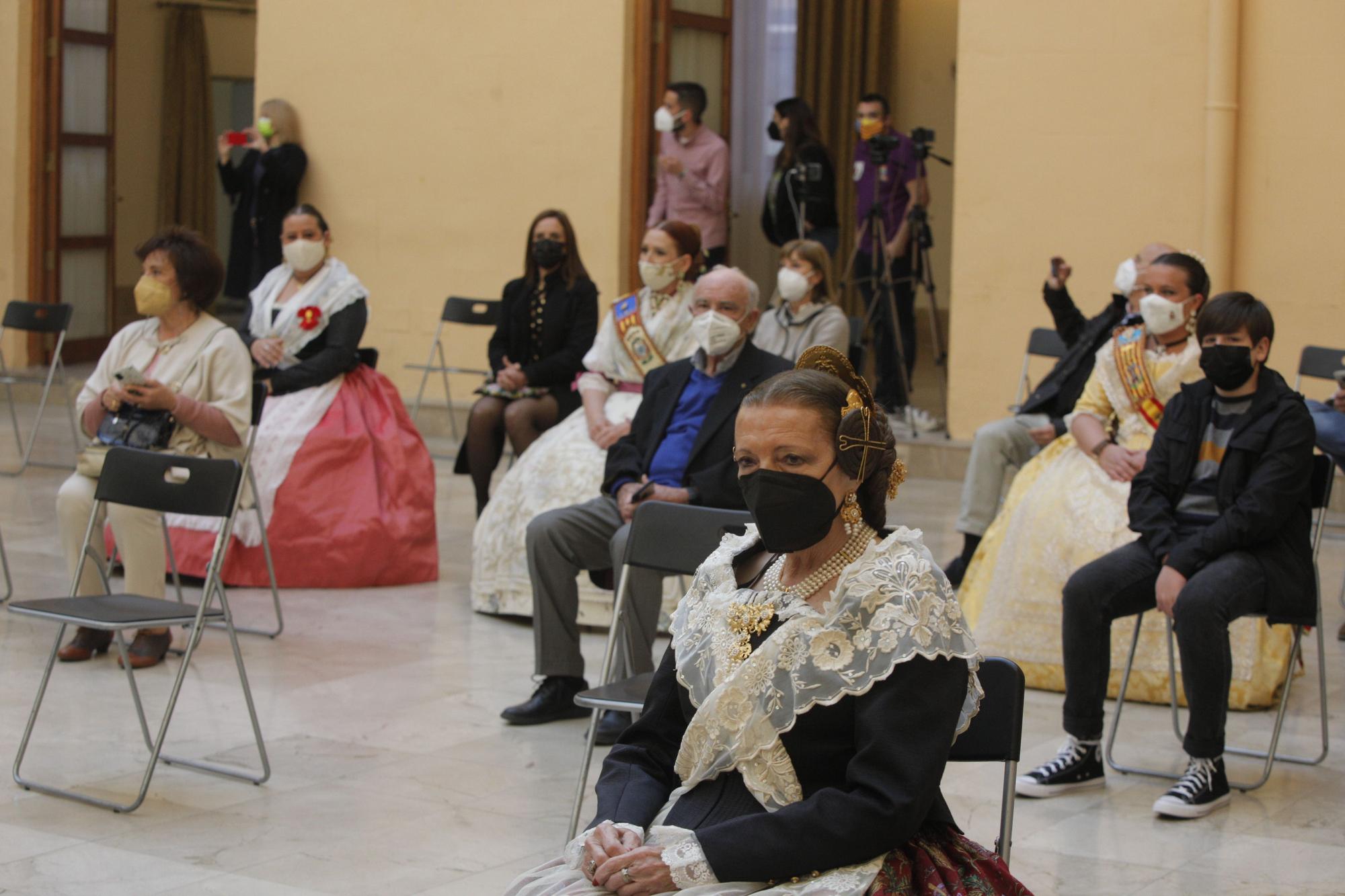 Imposición de "Bunyols de Brillants" a las fallas del Pilar-Sant Francesc