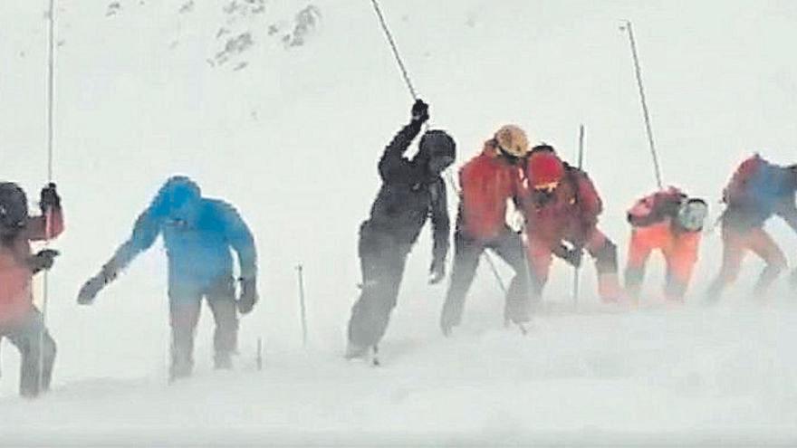 L’equip de rescat durant la recerca de l’excursionista