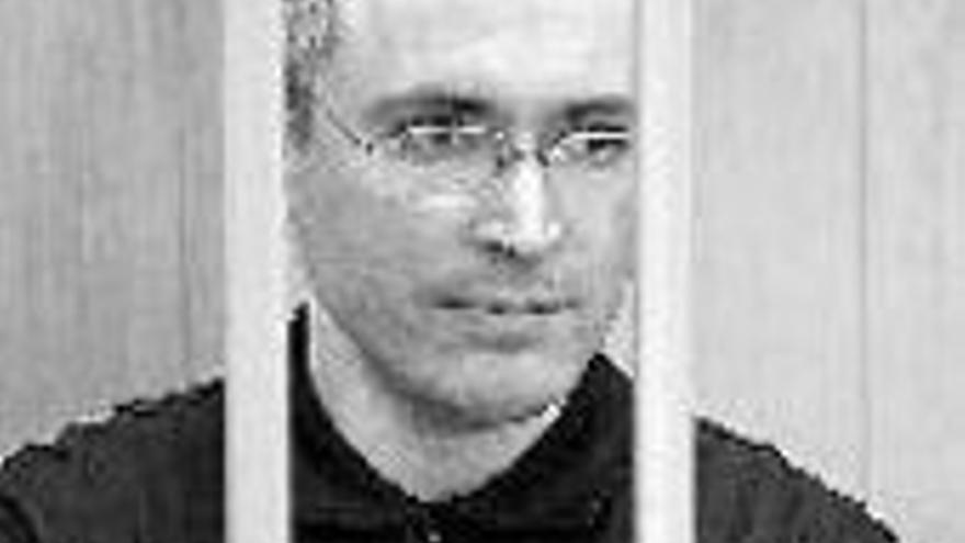 Condenado a nueve años de prisión el expresidente de Yukos