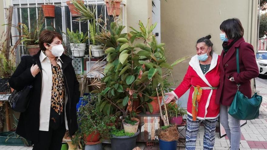 Abanico Solidario logra parar un desahucio en Santa Julia