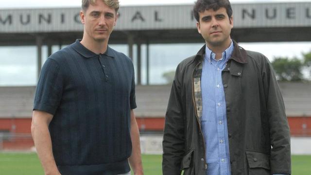 El técnico Iván Carril y el presidente Guillermo Fernández. | BERNABÉ/JAVIER LALÍN
